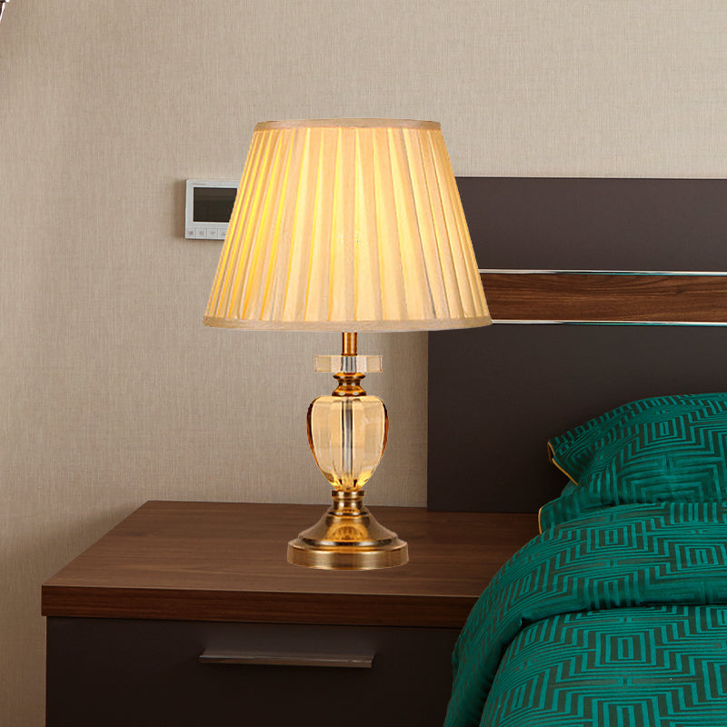 Modern Hand-Cut Crystal Urn Desk Lamp In Gold - Task Lighting With 1 Bulb