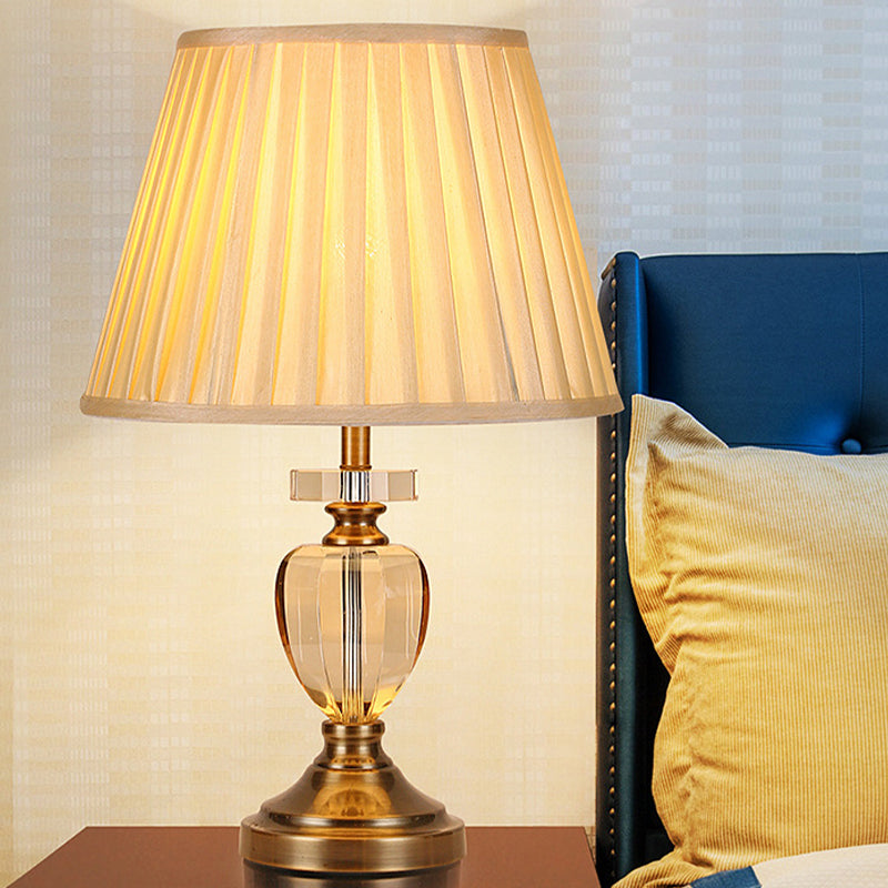 Modern Hand-Cut Crystal Urn Desk Lamp In Gold - Task Lighting With 1 Bulb