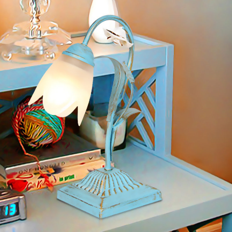 Pastoral Floral 1-Bulb Nightstand Light In Blue/Pink - Table Lighting For Study Room Blue