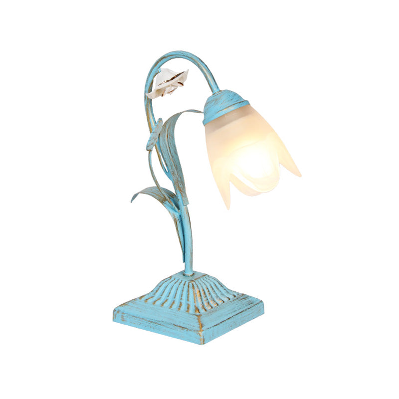 Pastoral Floral 1-Bulb Nightstand Light In Blue/Pink - Table Lighting For Study Room