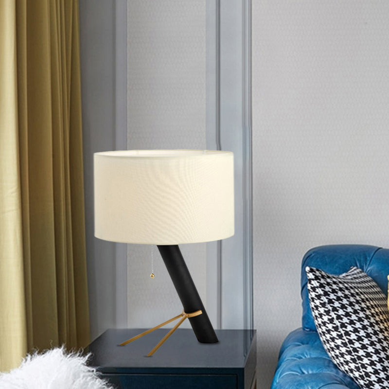 Modern White Drum Night Table Lamp With Pull Chain - Creative Fabric Desk Light (1-Bulb)
