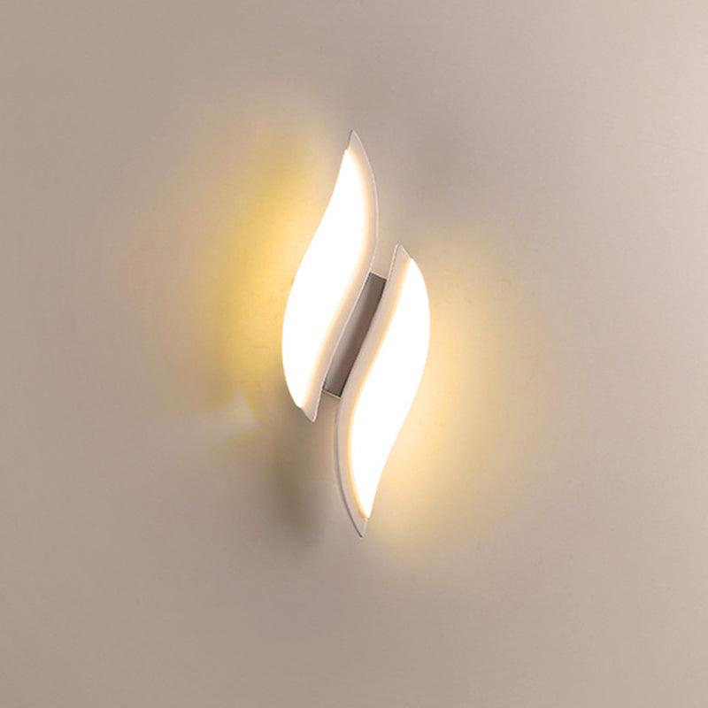 Leaf Led Wall Sconce: Simplicity Meets Acrylic White Lighting In Warm/White Light