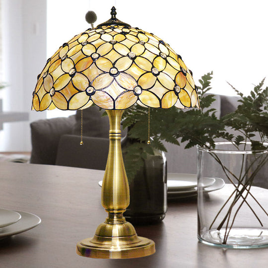 Megrez - Baroque 2 Bulbs Living Room Night Lamp Baroque Gold Pull-Chain Table Lighting with Crisscrossed Flower Shell Shade