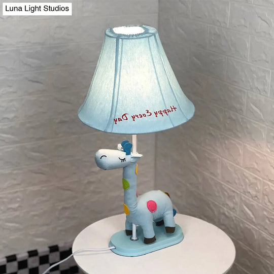 Flared Script-Print Fabric Table Night Lamp For Kids With Giraffe Base - Single-Bulb