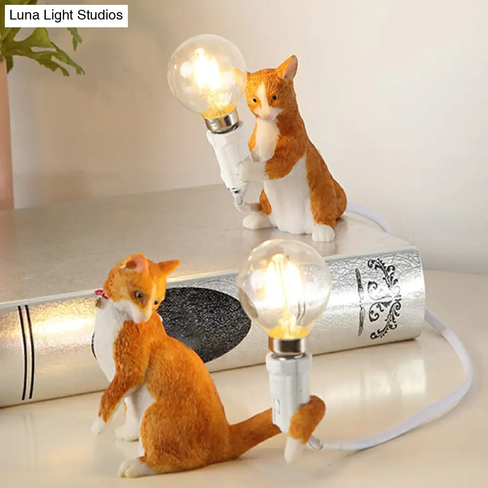 Adorable Kitten Nightstand Lamp Decorative Resin Child-Friendly 1-Bulb Ideal For Childrens Bedroom