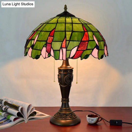 Tiffany Green Glass Leaf Patterned Bronze Table Lamp With Pull Chain - 2 Heads Nightstand Light