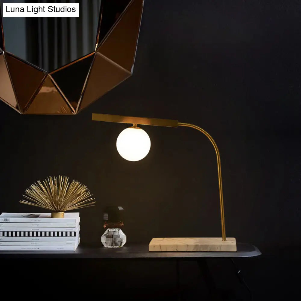 Arkab Prior - Minimalist Table Lamp