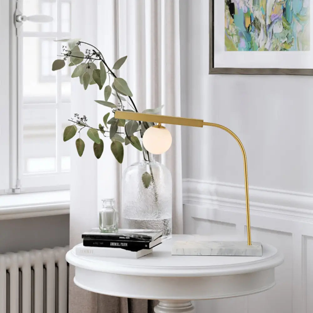 Arkab Prior - Minimalist Table Lamp Gold