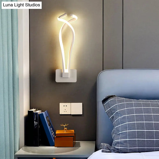 Art Deco Twisting Led Wall Sconce: Metal Edition For Bedroom Lighting