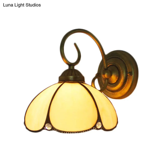 Art Glass Petal Wall Light - Tiffany Style Lamp In Beige For Kitchen