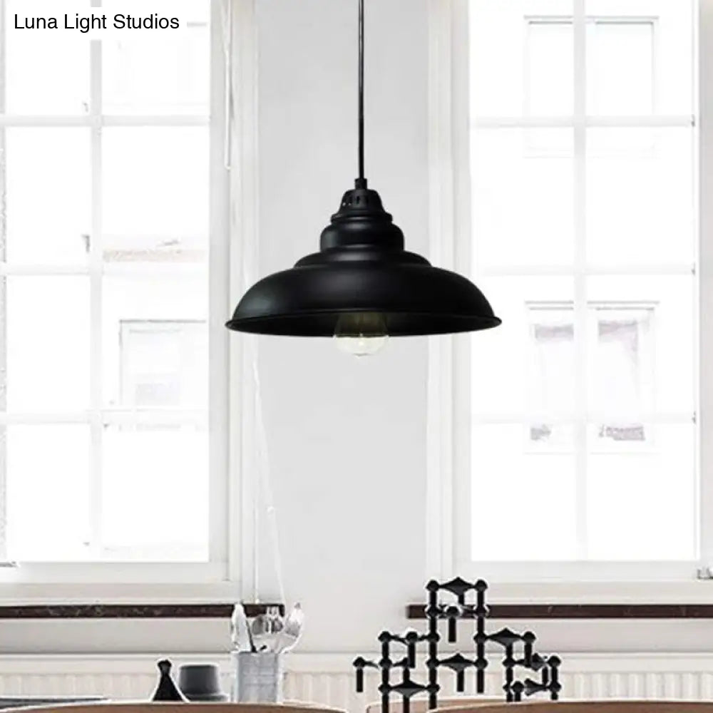 Industrial Black Metal Pendant Lamp With Single Bulb For Barns And Living Rooms