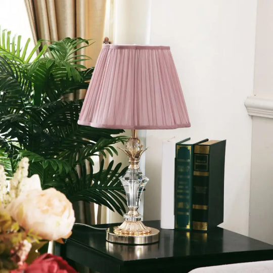 Benetnasch - 1-Head Pink Crystal Bedroom Desk Lamp With Scalloped Shade / A