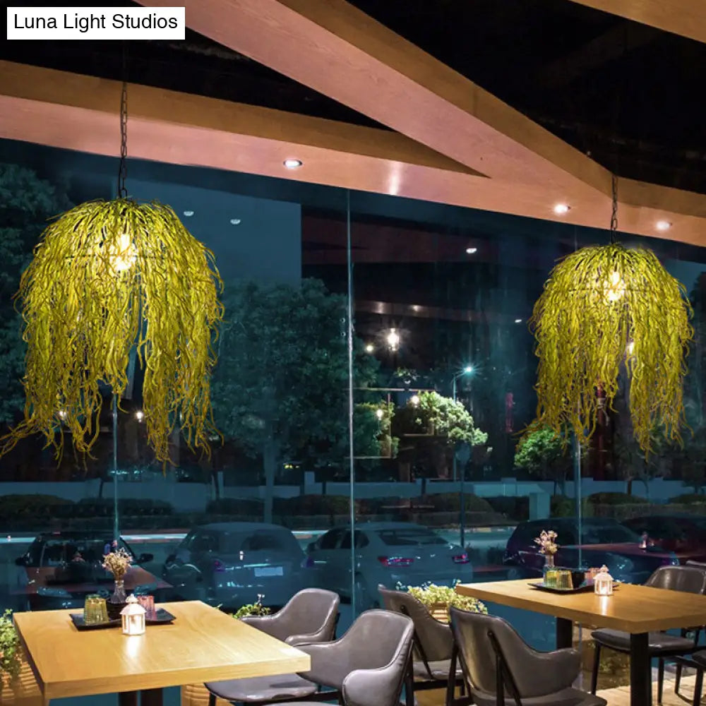 Industrial Seaweed Pendant Light For Restaurants - Metal Black Ceiling Lamp (1 Head)