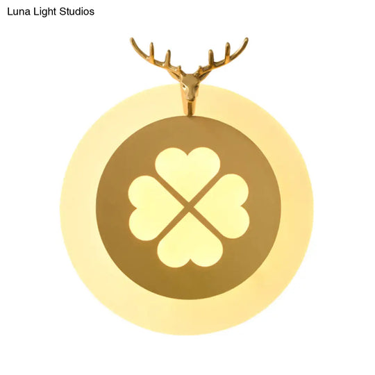 Brass/Black Metal Circle Sconce With Lucky Clover Pattern - Led Wall Light For Tradition Living Room