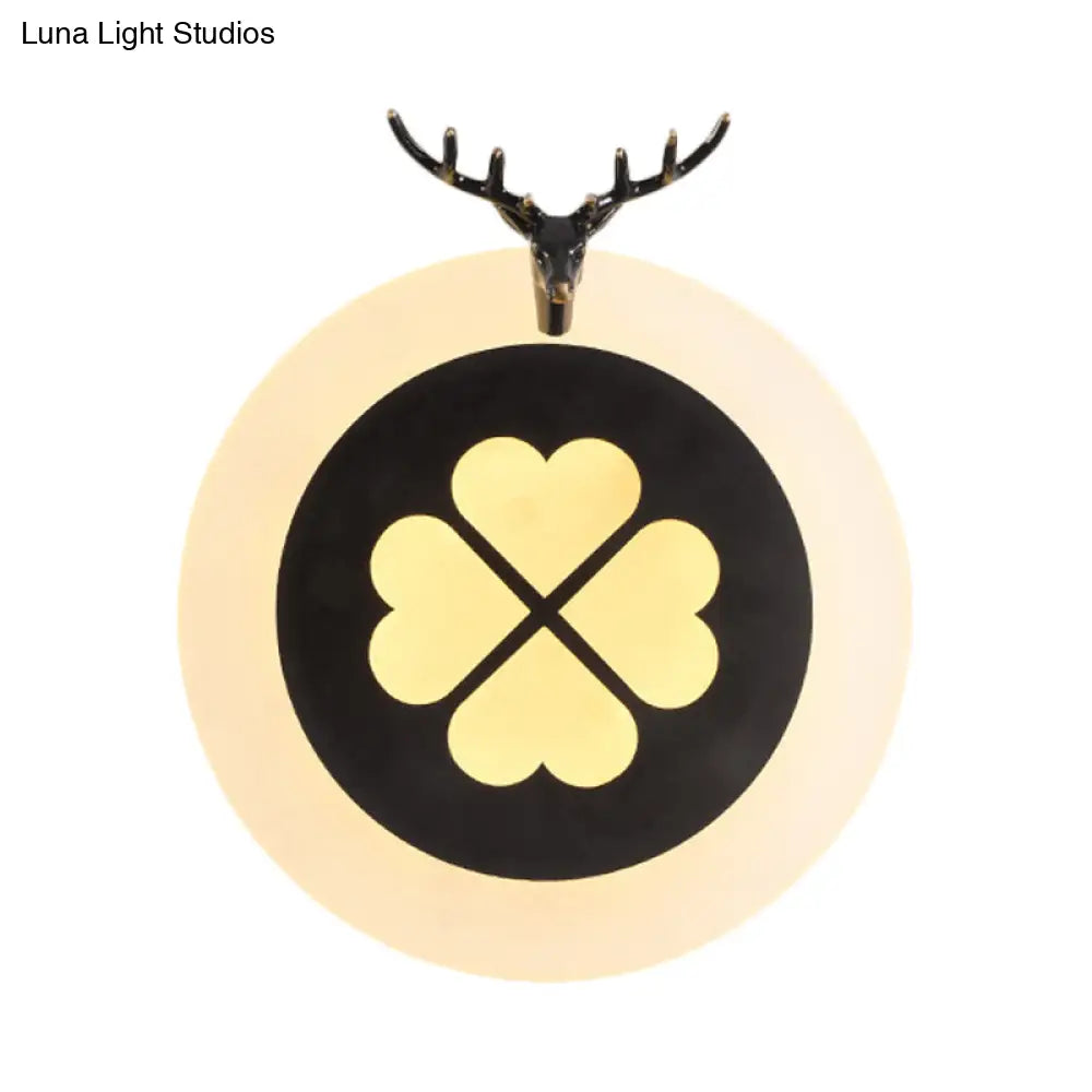 Brass/Black Metal Circle Sconce With Lucky Clover Pattern - Led Wall Light For Tradition Living Room