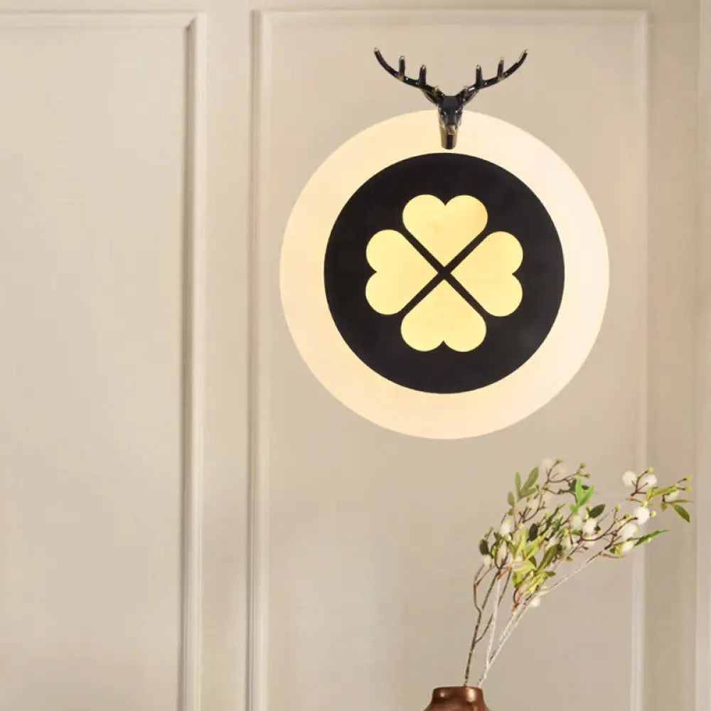 Brass/Black Metal Circle Sconce With Lucky Clover Pattern - Led Wall Light For Tradition Living Room