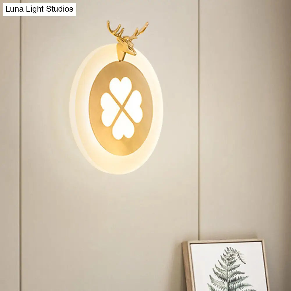 Brass/Black Metal Circle Sconce With Lucky Clover Pattern - Led Wall Light For Tradition Living Room