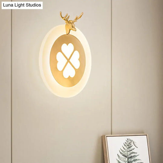 Brass/Black Metal Circle Sconce With Lucky Clover Pattern - Led Wall Light For Tradition Living Room