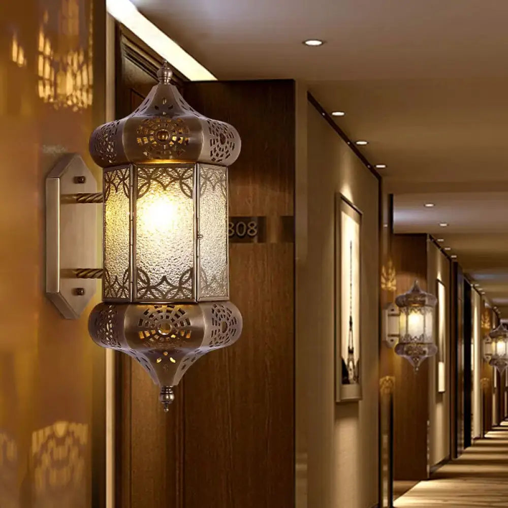 Brass Wall Lantern: Traditional Metal Sconce For Restaurant Lighting