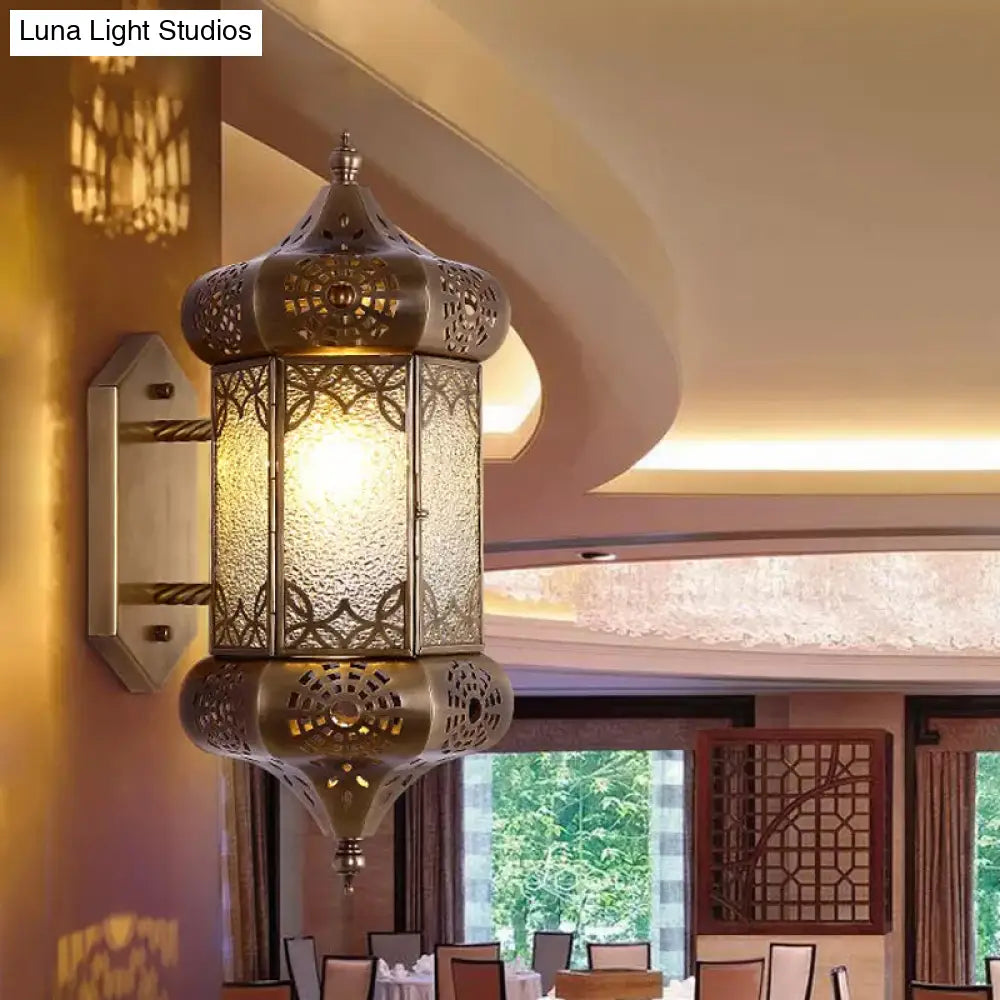 Brass Wall Lantern: Traditional Metal Sconce For Restaurant Lighting