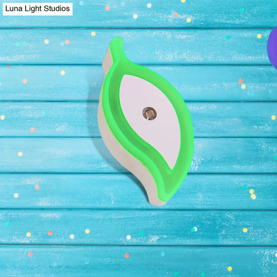 Cartoon Plug-In Led Night Lamp For Kids Room - Plastic Leaf Mini Wall Lighting In Green/Pink/White