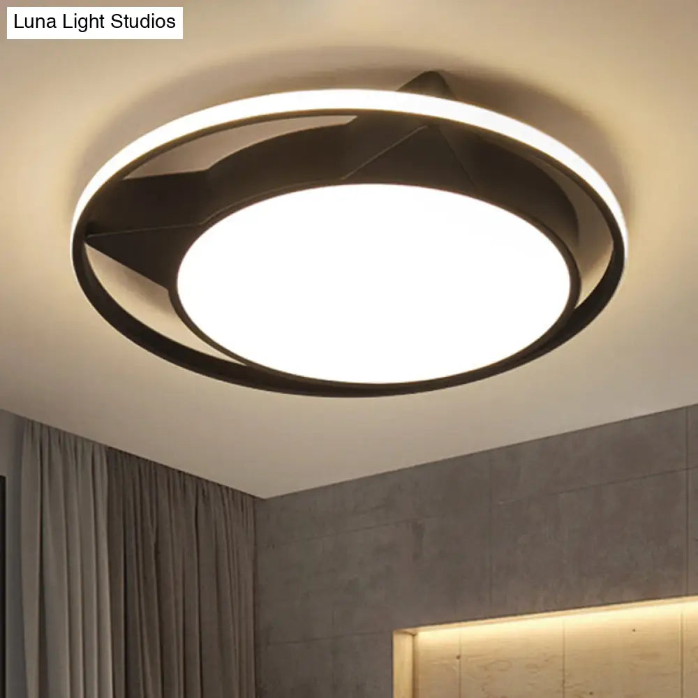 Cat Shaped Ceiling Light For Bedroom Décor - Animal Design Acrylic Flush Mount Black / White