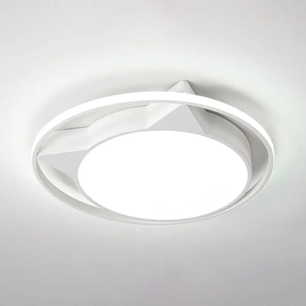 Cat Shaped Ceiling Light For Bedroom Décor - Animal Design Acrylic Flush Mount White /