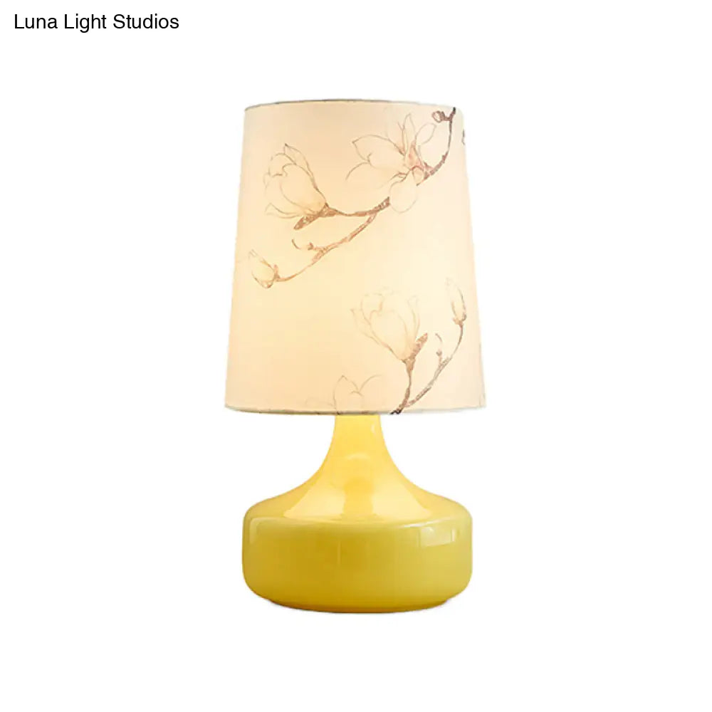 Korean Garden Fabric Night Light With Yellow Vase Base Single-Bulb White Bedside Table Lighting