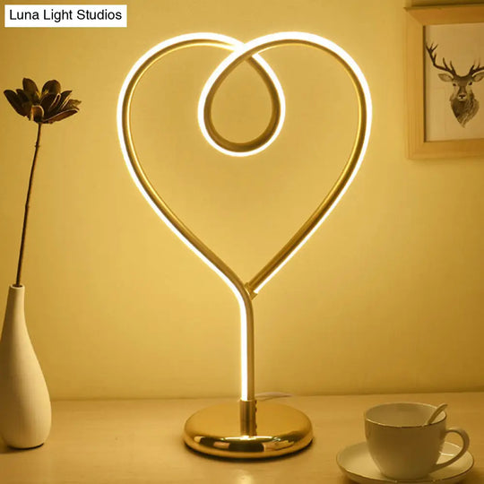 Charming Heart Nightlight Led Desk Lamp With Metal Pedestal For Bedroom