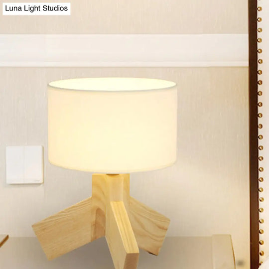 Chloe - [Nordic Drum Fabric Table Light Nordic Single Bulb Wood 3-Leg Night Stand Lamp For Bedroom