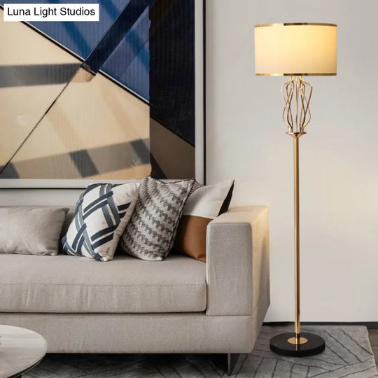 Classic Style Round Fabric Floor Lamp With 1 Head Brass Finish Ideal For Living Room Lighting