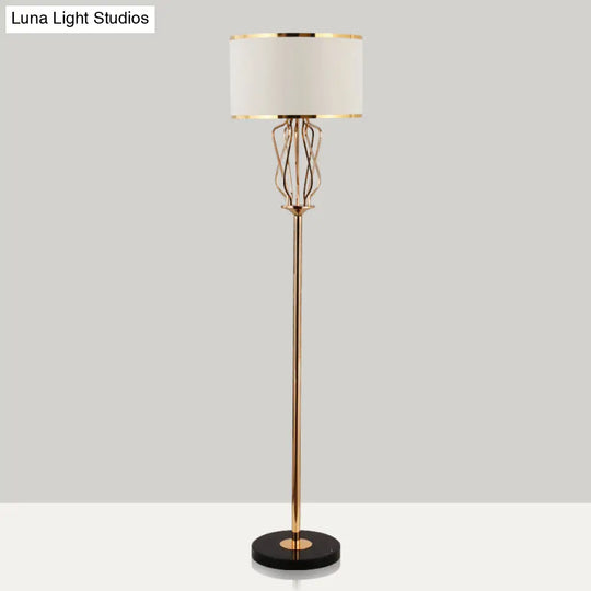 Classic Style Round Fabric Floor Lamp With 1 Head Brass Finish Ideal For Living Room Lighting