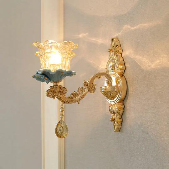 Classic Wall Light With Carved Glass Shade And Gold Finish 1 / D