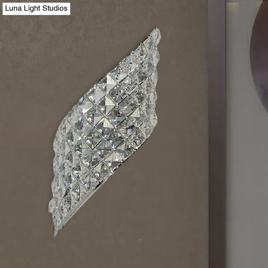 Clear Cut Crystal Sconce With Twisted Leaf Design And 4 Bulbs - Minimalistic Wall Mounted Lamp For