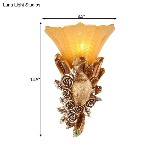 Colonial Style Weatherproof Wall Sconce With Embossed Glass And 1 Gold Bulb For Outdoor Lighting