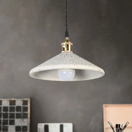 Contemporary Cement Pyramid Suspension Light - Ideal For Workshop And Bar White