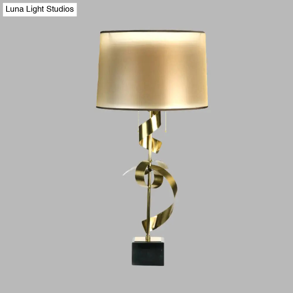 Contemporary Gold Desk Lamp - Metal Silk Ribbon Design With Pull Chain