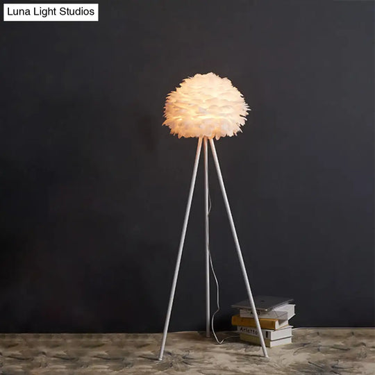 Contemporary Metal Tripod Floor Light With Feather Shade - White