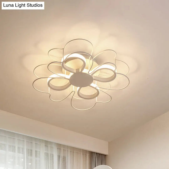 Contemporary Metallic Clover Flush Light - 19’/22.5’ W Black/White Led Warm/White Lighting