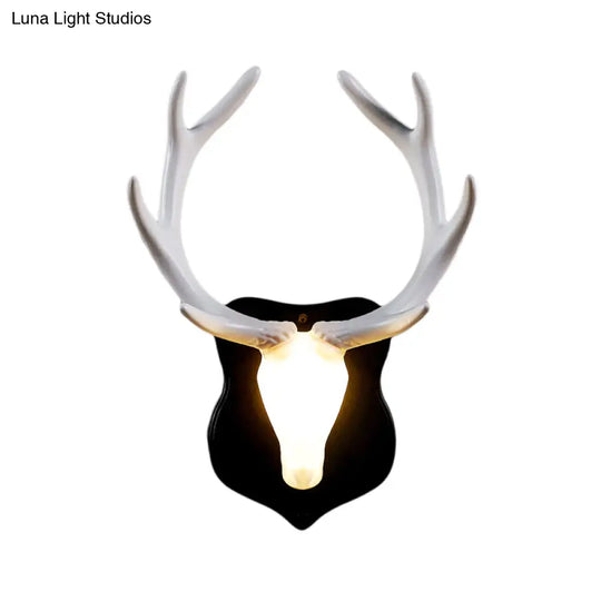 Country White/Blue Led Deer Wall Lamp: Rustic Resin Sconce Light For Living Room With Antler Design