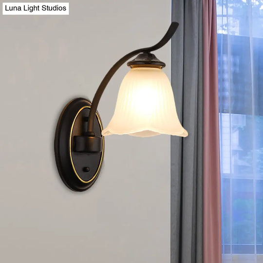 Countryside Flower Single Head Sconce: Cream Glass Wall Lamp - Black