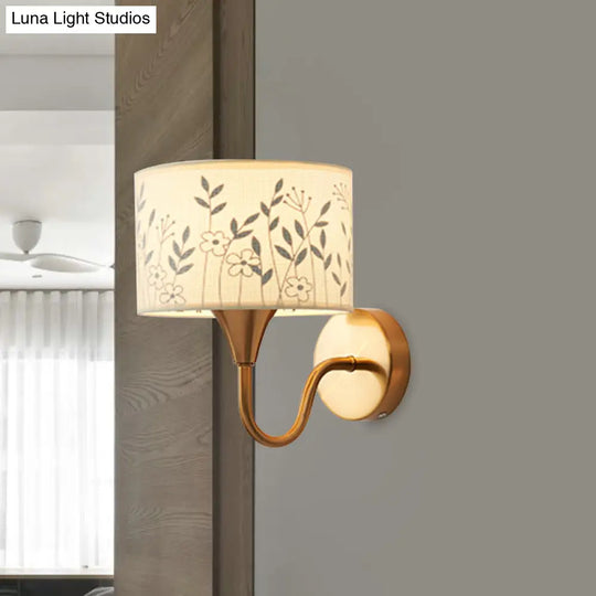 Deer/Leaf Pattern Brass Wall Sconce With Gooseneck Arm For Classic Bedroom Lighting