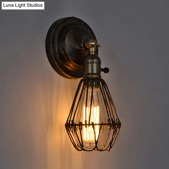 Farmhouse Antique Brass Wrought Iron Sconce - Stylish 1-Bulb Wire Cage Wall Lamp For Restaurants