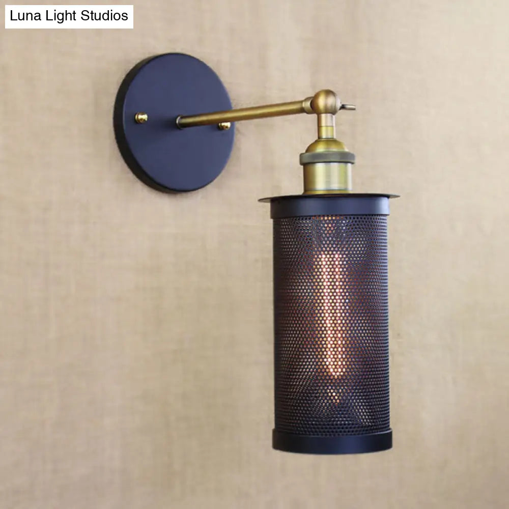 Farmhouse Mesh Metal Shade Wall Sconce In Black/Brass- 1 Light Corridor Lamp