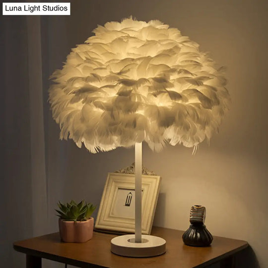 Feather Table Lamp - Hand-Woven Minimalistic Single-Bulb White Nightstand Light For Girls