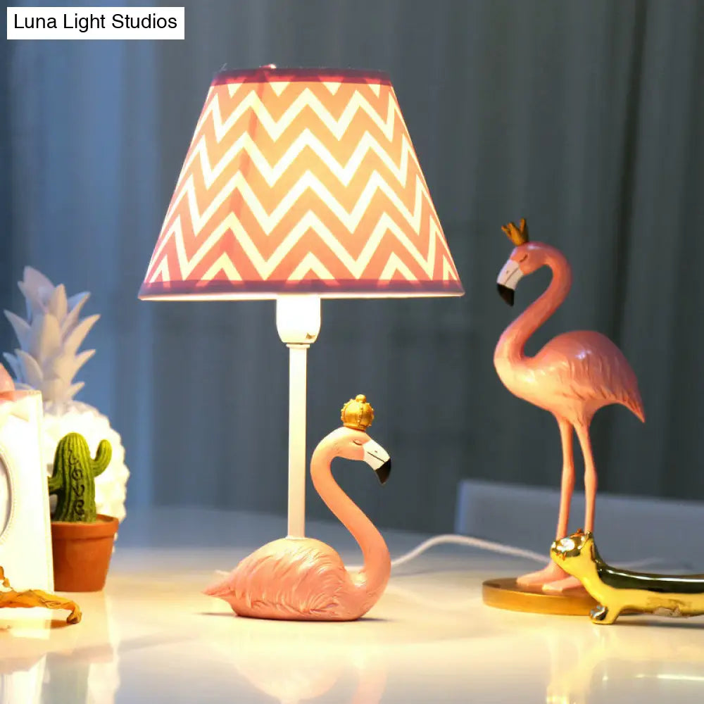 Flamingo Cartoon Resin Bedroom Nightstand Lamp In Pink - 7.5/10 Height