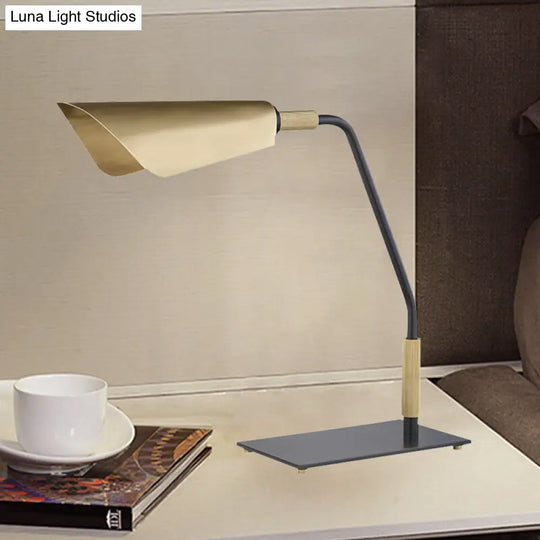 Metal Study Light Colonialism Bedroom Lamp In Gold - 1 Bulb Bedside Table With Rectangle Pedestal