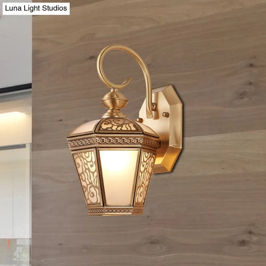 Geometric Brass Wall Light For Balcony - Traditional Design With Single Bulb 6/7.5 Wide