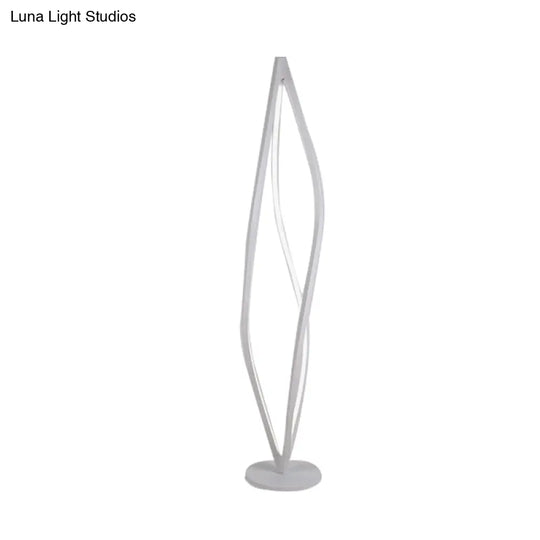 Geometric Led Floor Reading Light In Black/White - Nordic Design