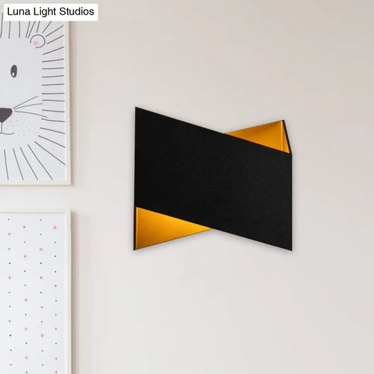 Geometric Led Wall Sconce In White/Black For Modern Stairways